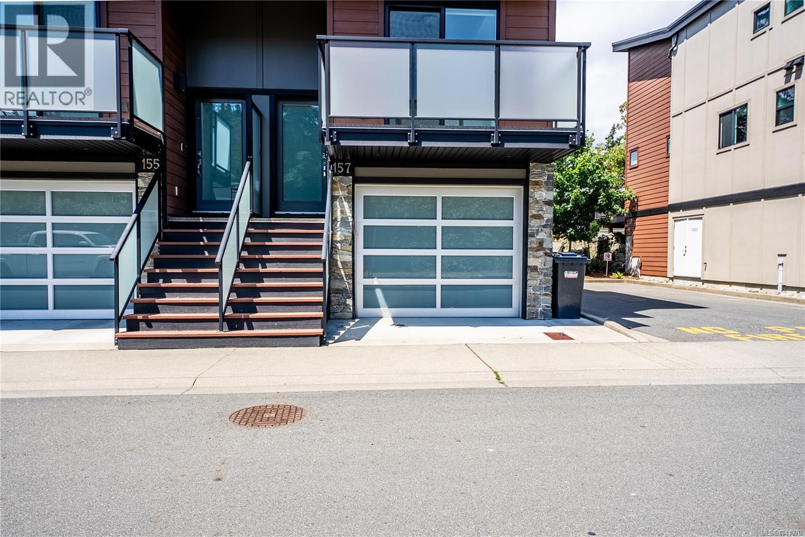#157 300 Phelps Ave - 29