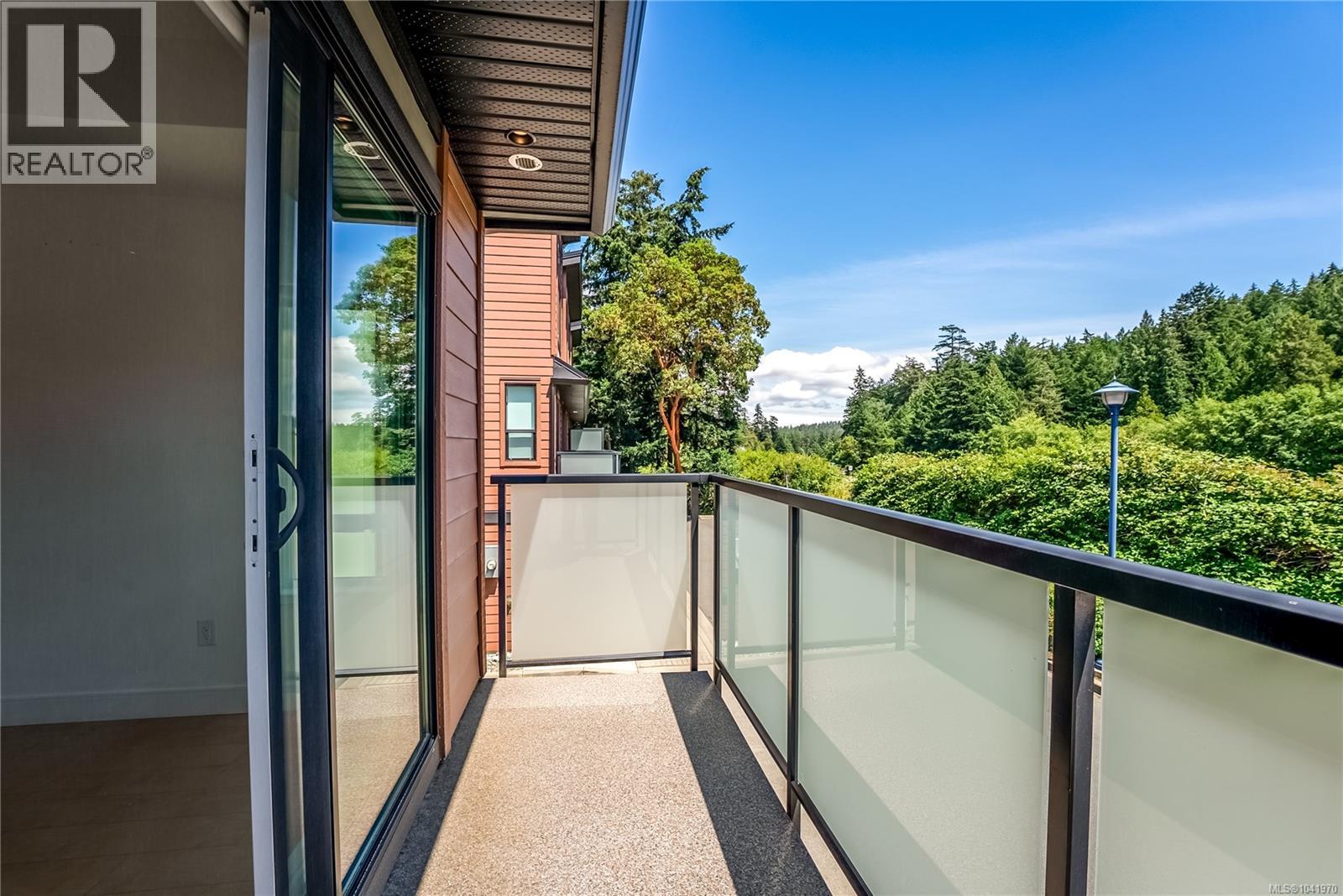 #157 300 Phelps Ave - 12