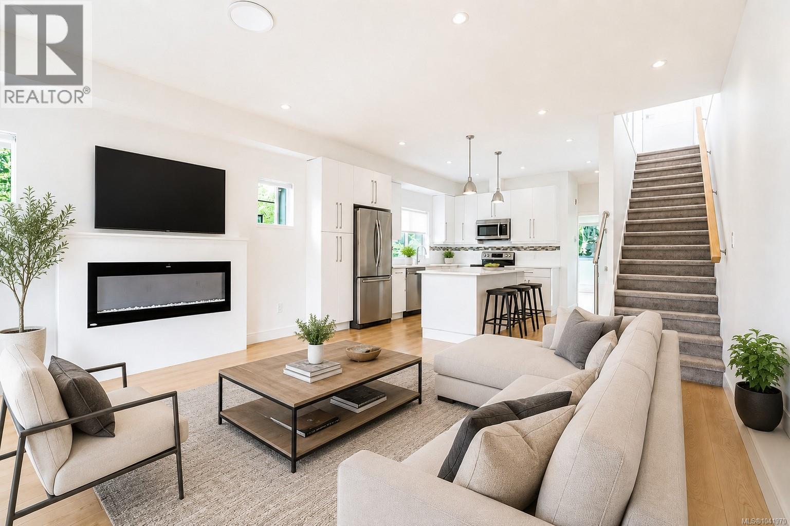 #157 300 Phelps Ave - 4