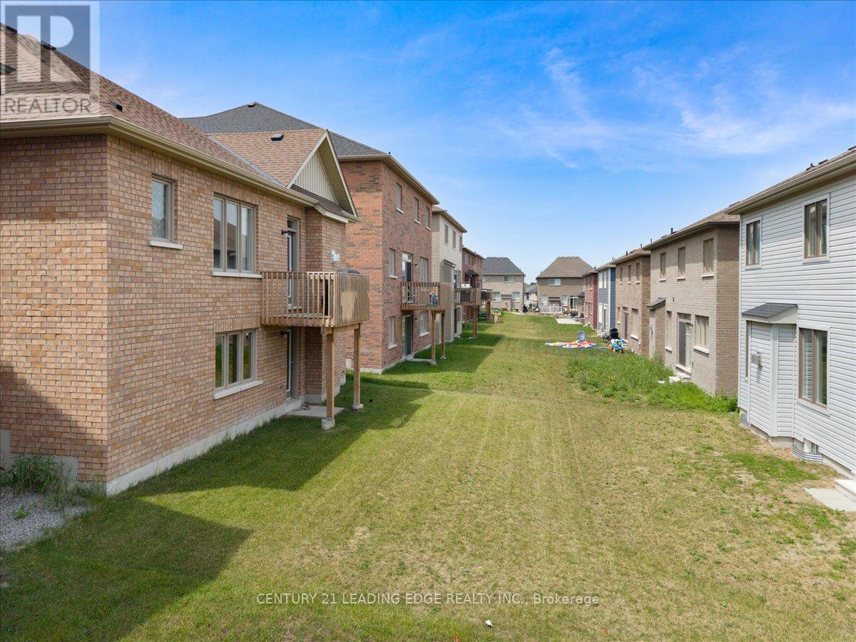 16 FAIMIRA AVENUE - 33