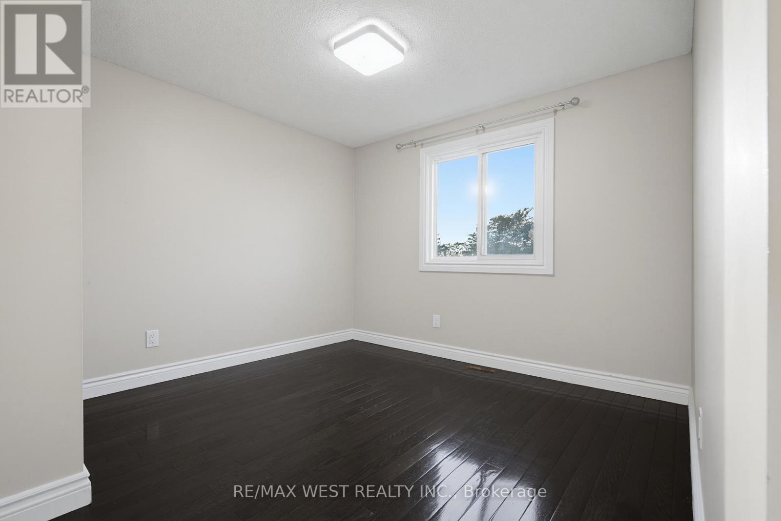 24 PRIMROSE CRESCENT - 15