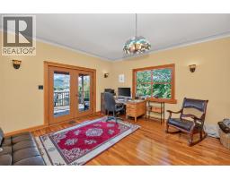 Foyer - 3604 Pleasant Valley Road, Vernon, BC V1T4L6 Photo 12