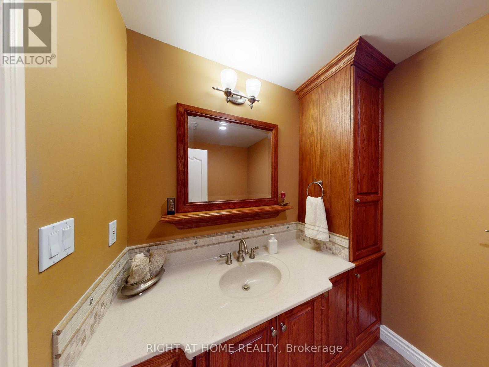 35 GOLFVIEW BOULEVARD - 25