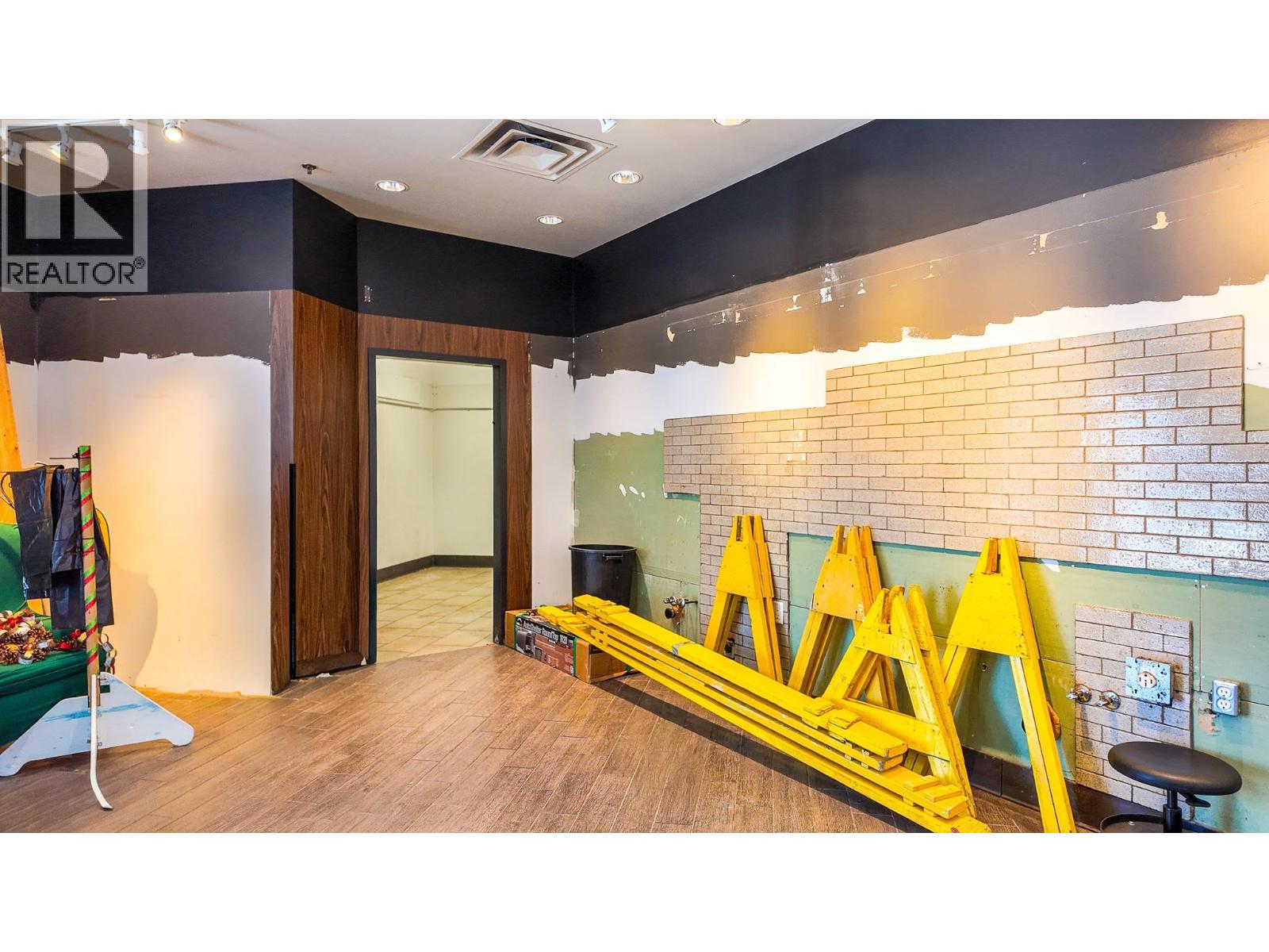 102 1151 10th Avenue Southwest, Salmon Arm