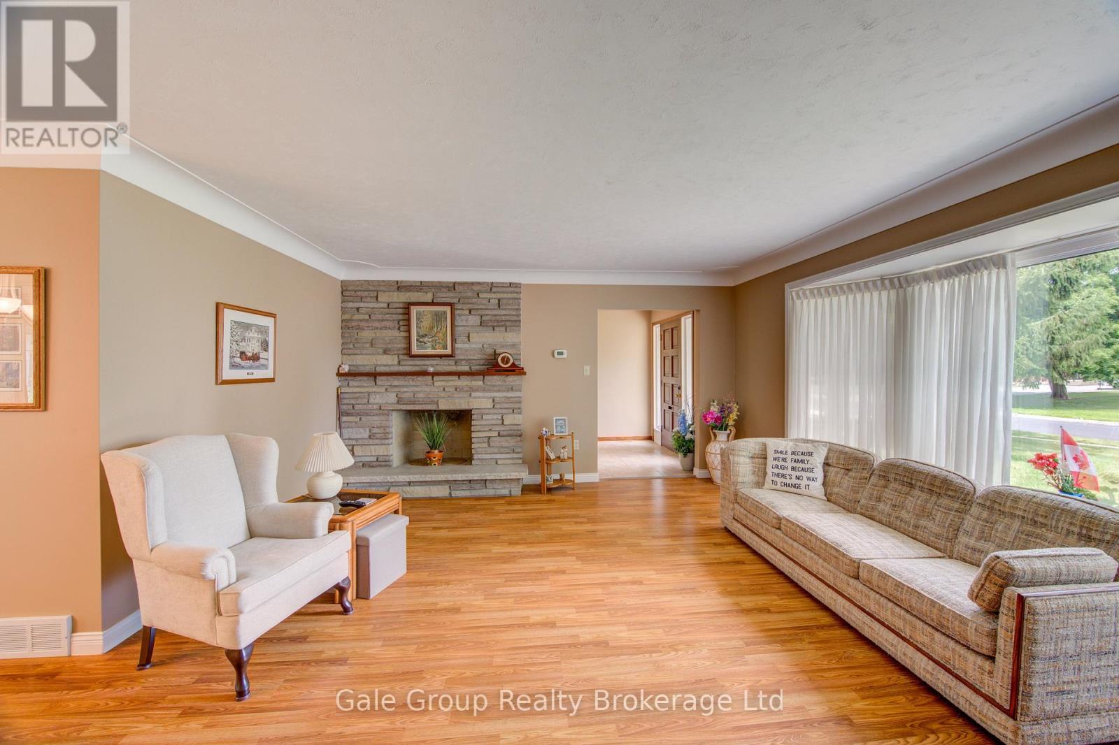 74 PINE STREET W - 10