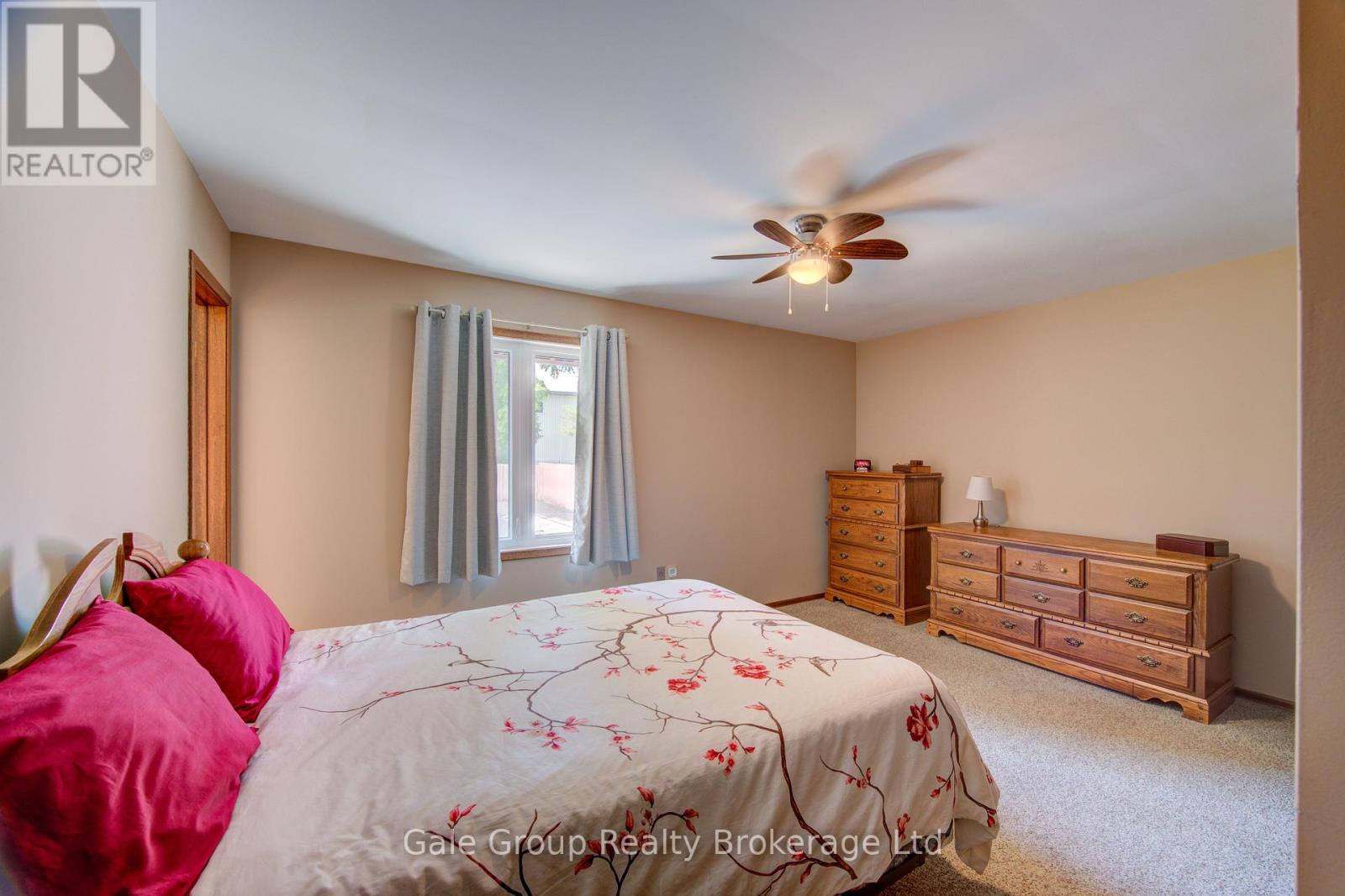 74 PINE STREET W - 23