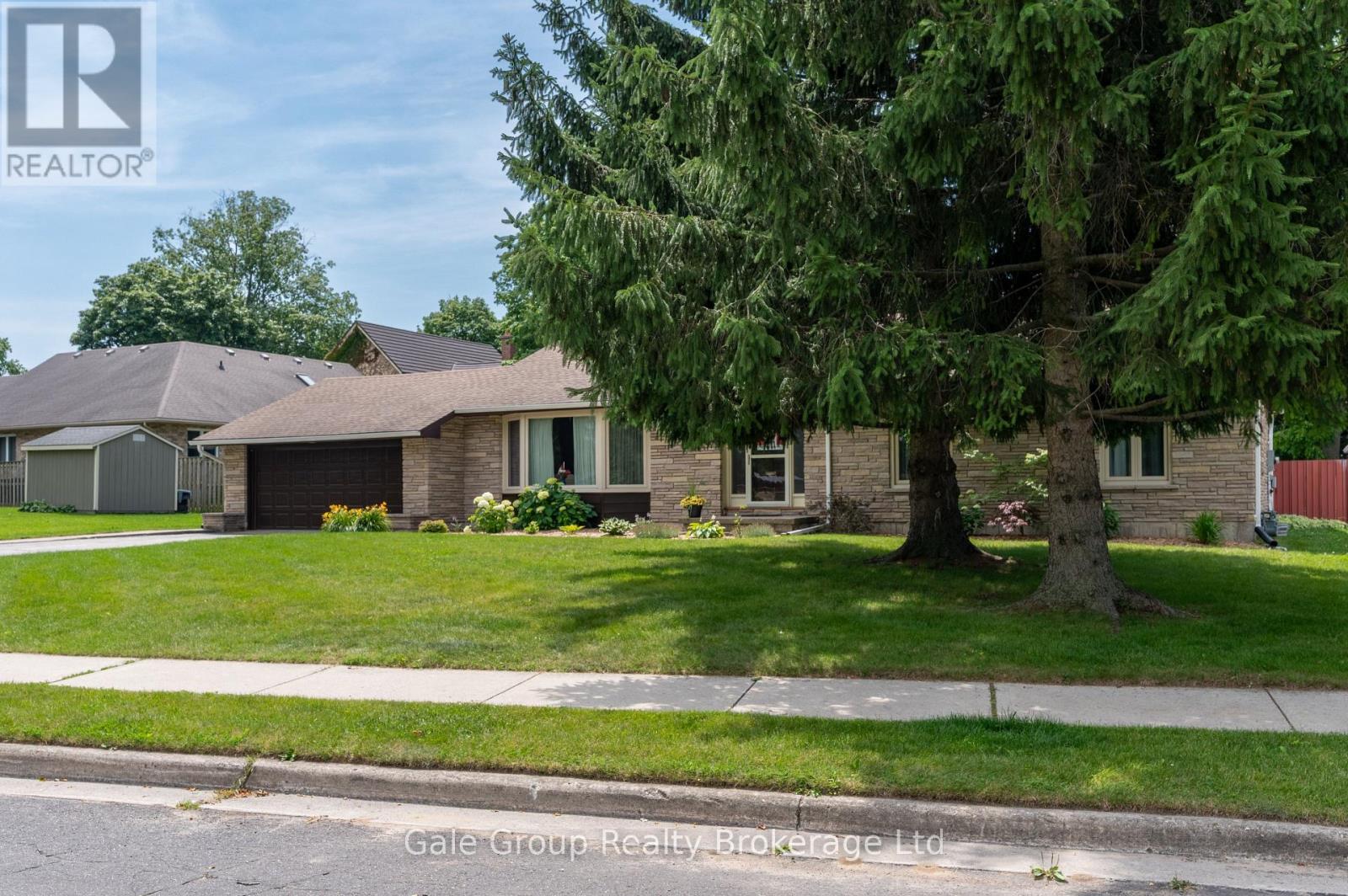 74 PINE STREET W - 3