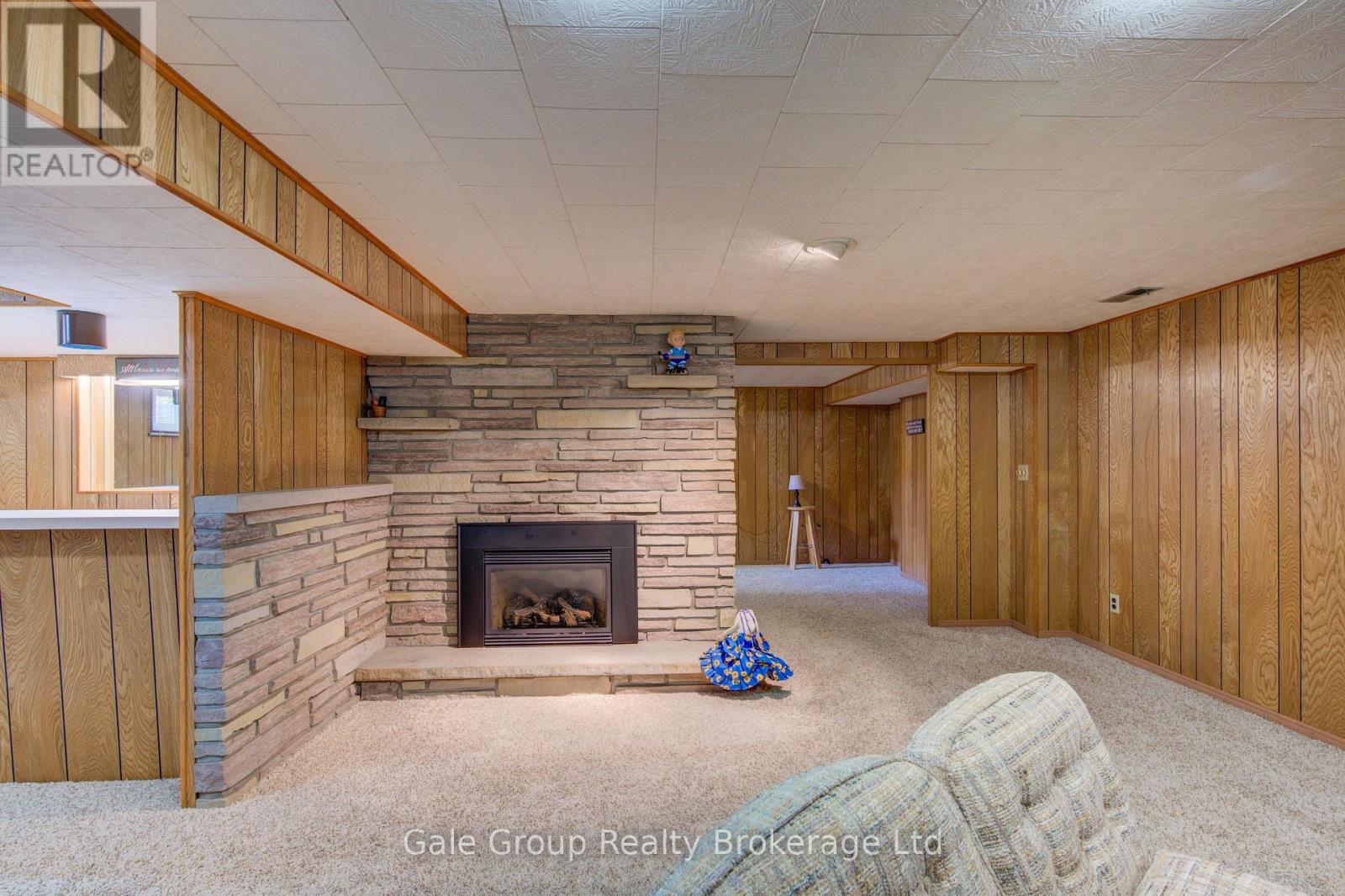 74 PINE STREET W - 33