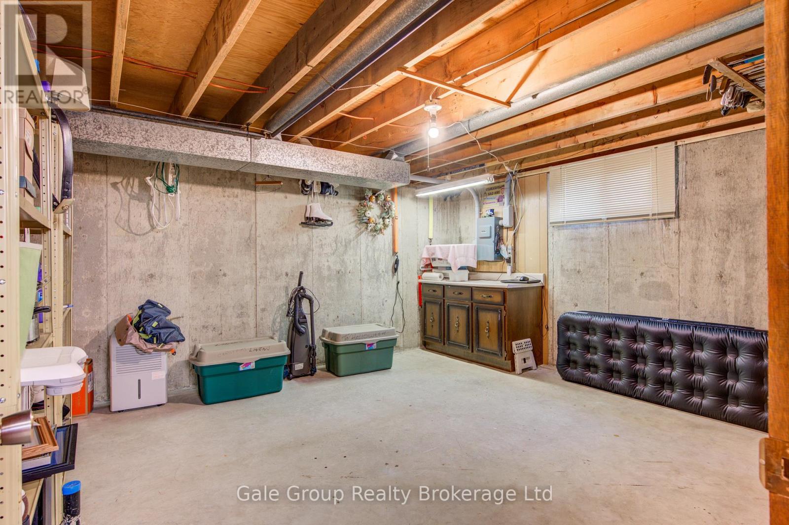 74 PINE STREET W - 37