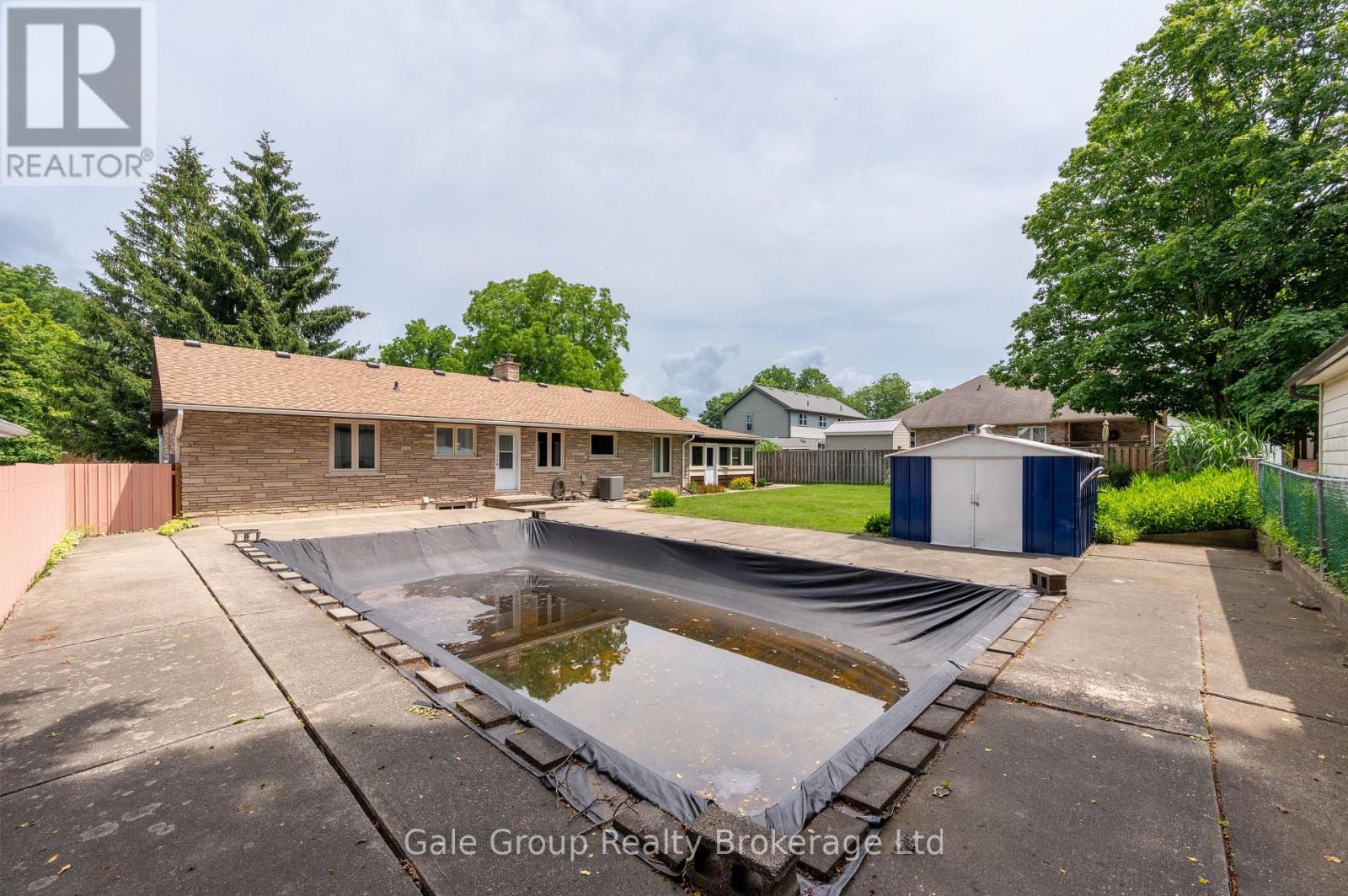 74 PINE STREET W - 44