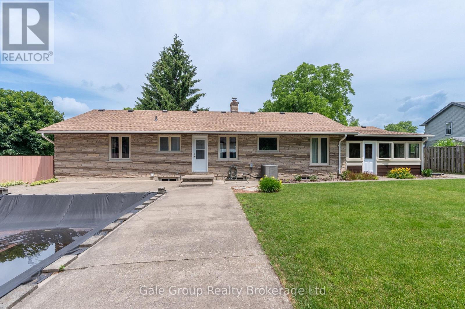 74 PINE STREET W - 46