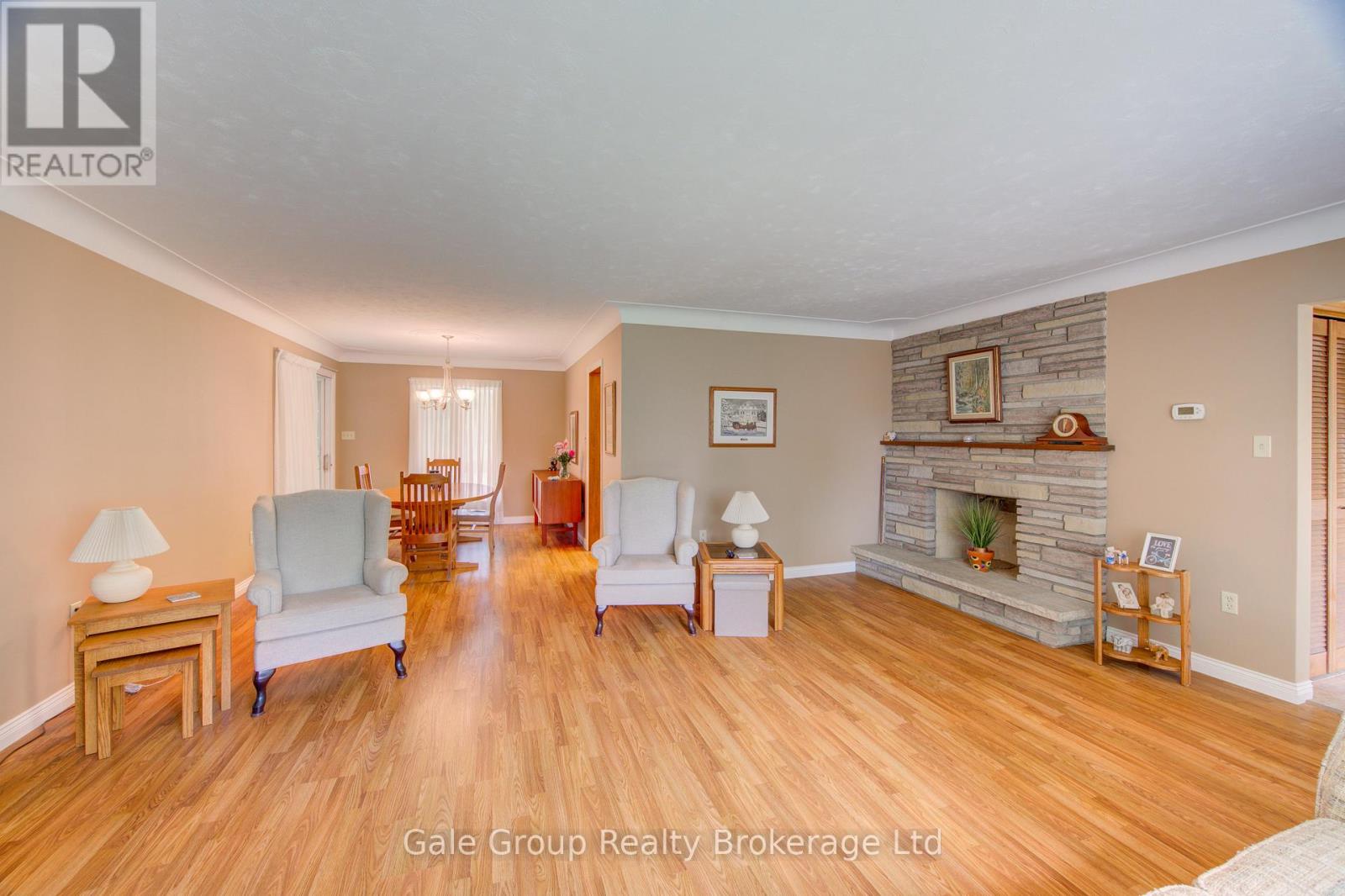 74 PINE STREET W - 9