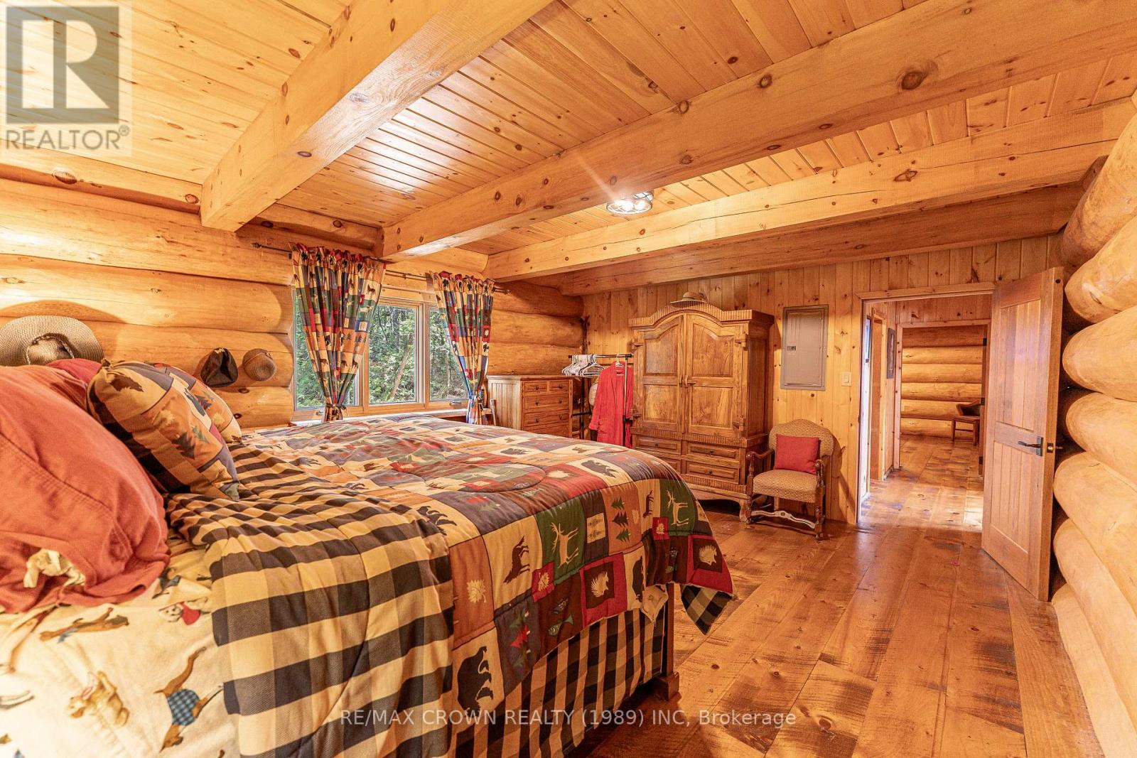 28 CASSELS LAKE C ISLAND - 12