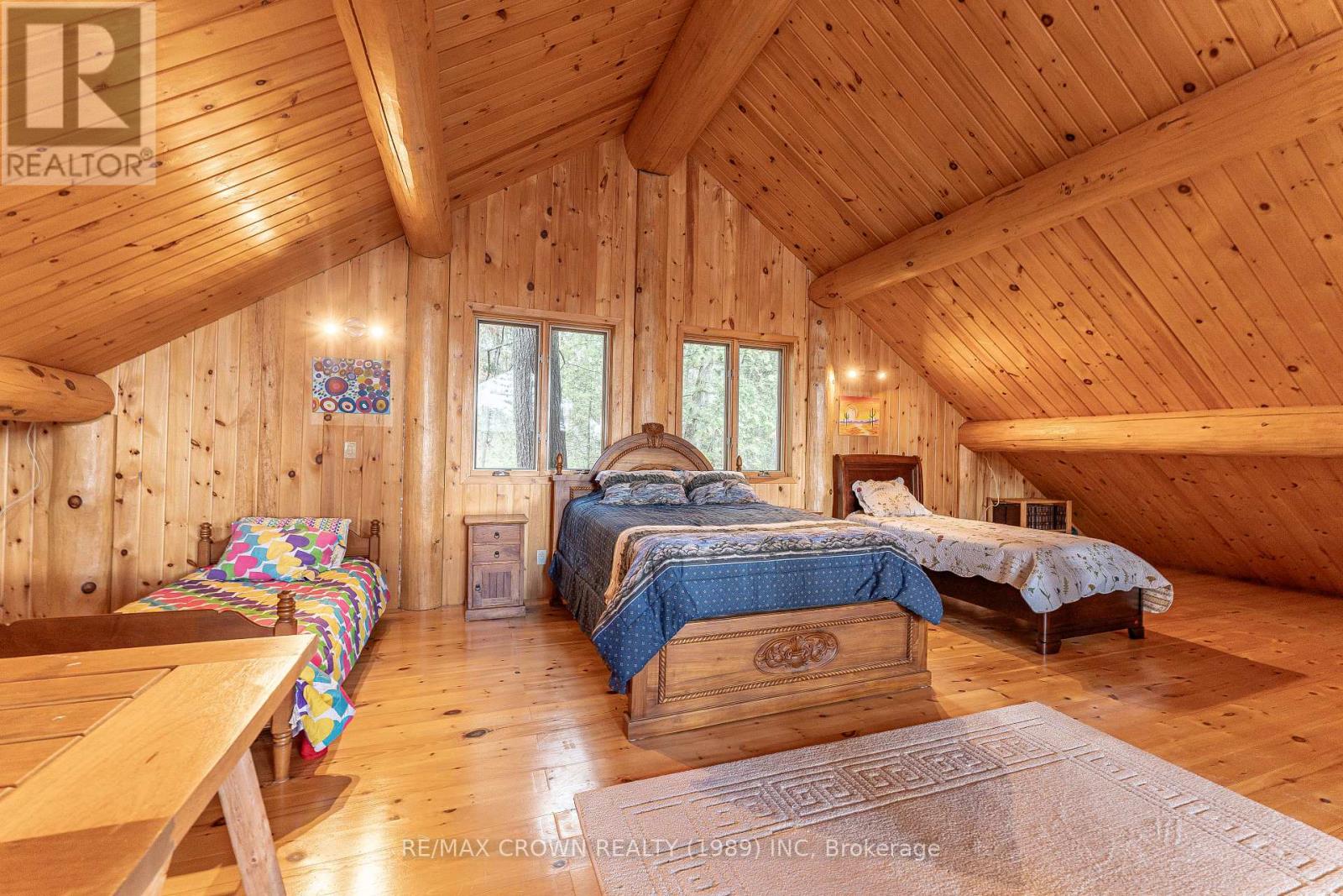 28 CASSELS LAKE C ISLAND - 13