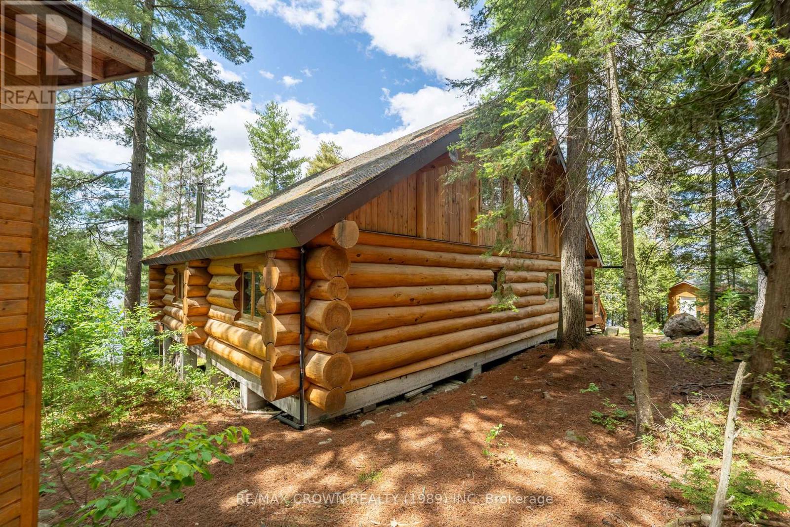 28 CASSELS LAKE C ISLAND - 16