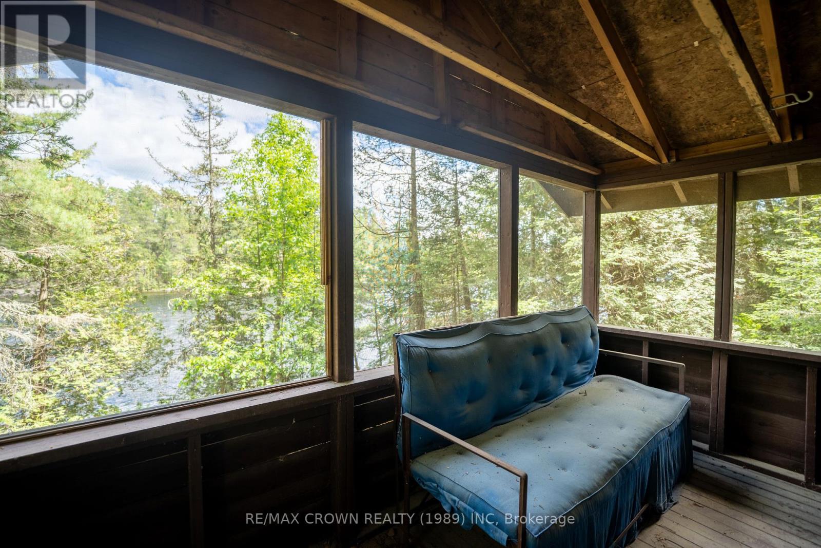 28 CASSELS LAKE C ISLAND - 20