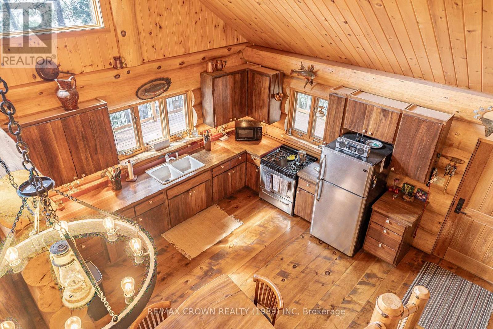 28 CASSELS LAKE C ISLAND - 3