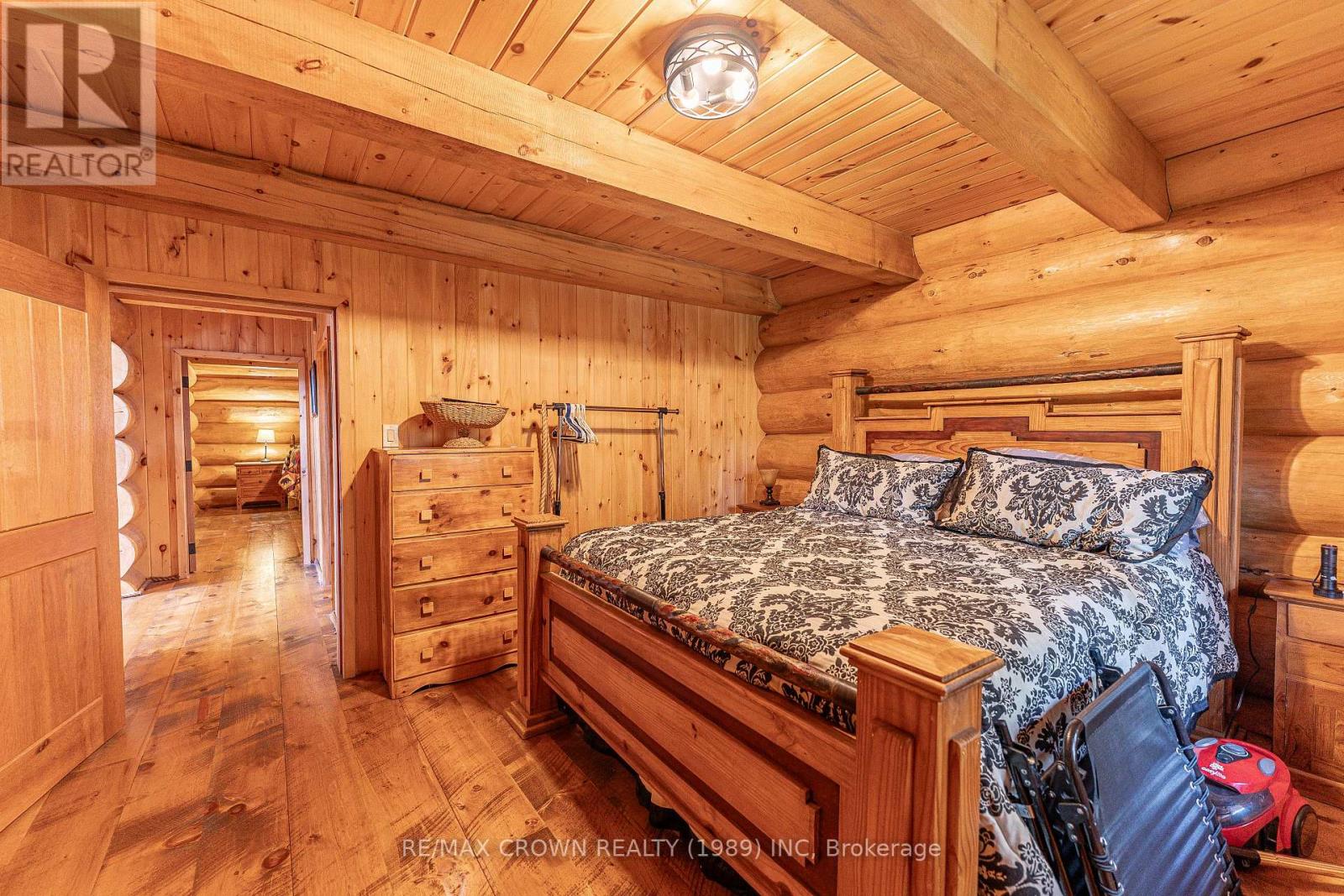 28 CASSELS LAKE C ISLAND - 9