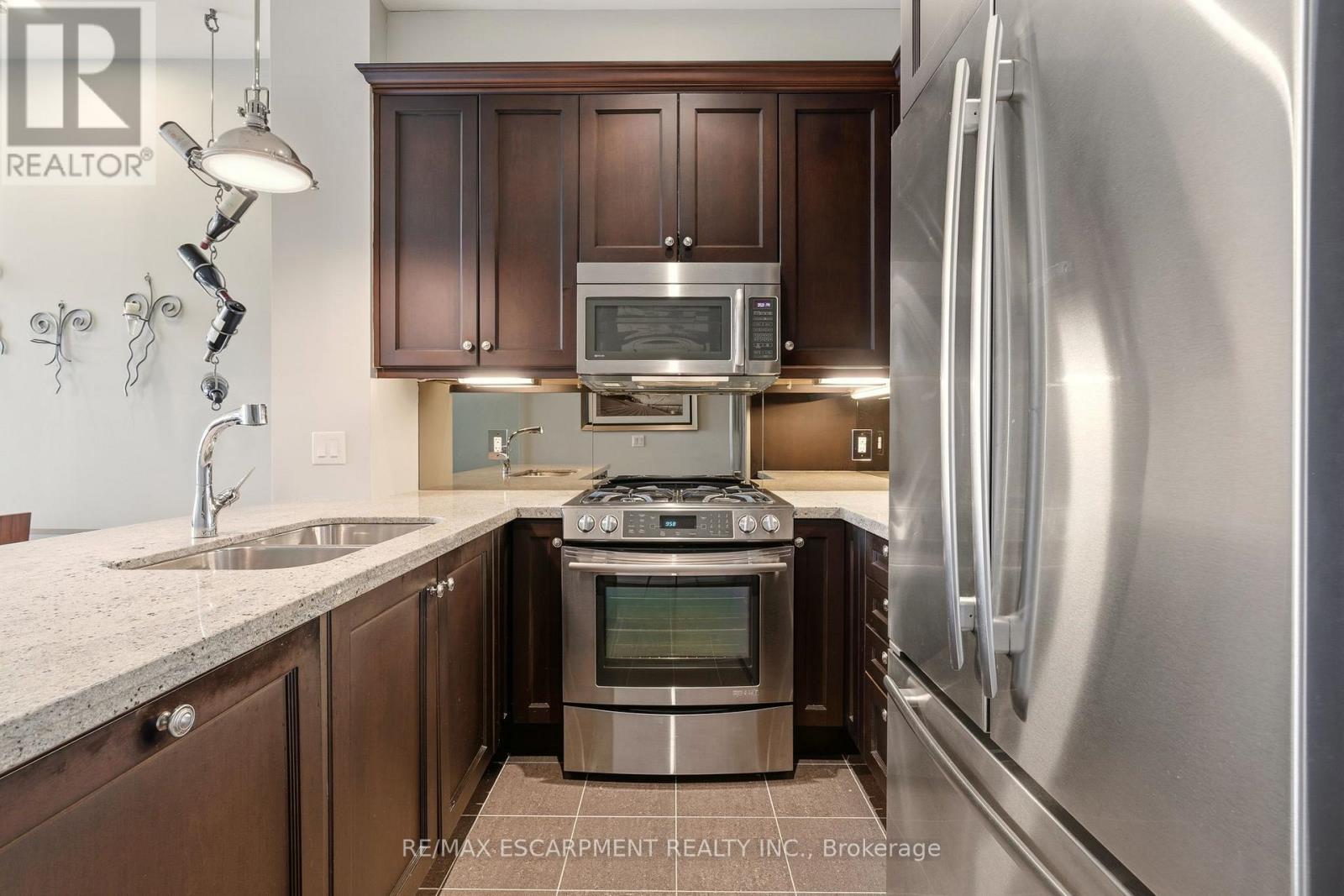 #703 11 BRONTE ROAD - 12