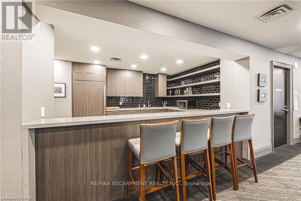 #703 11 BRONTE ROAD - 38
