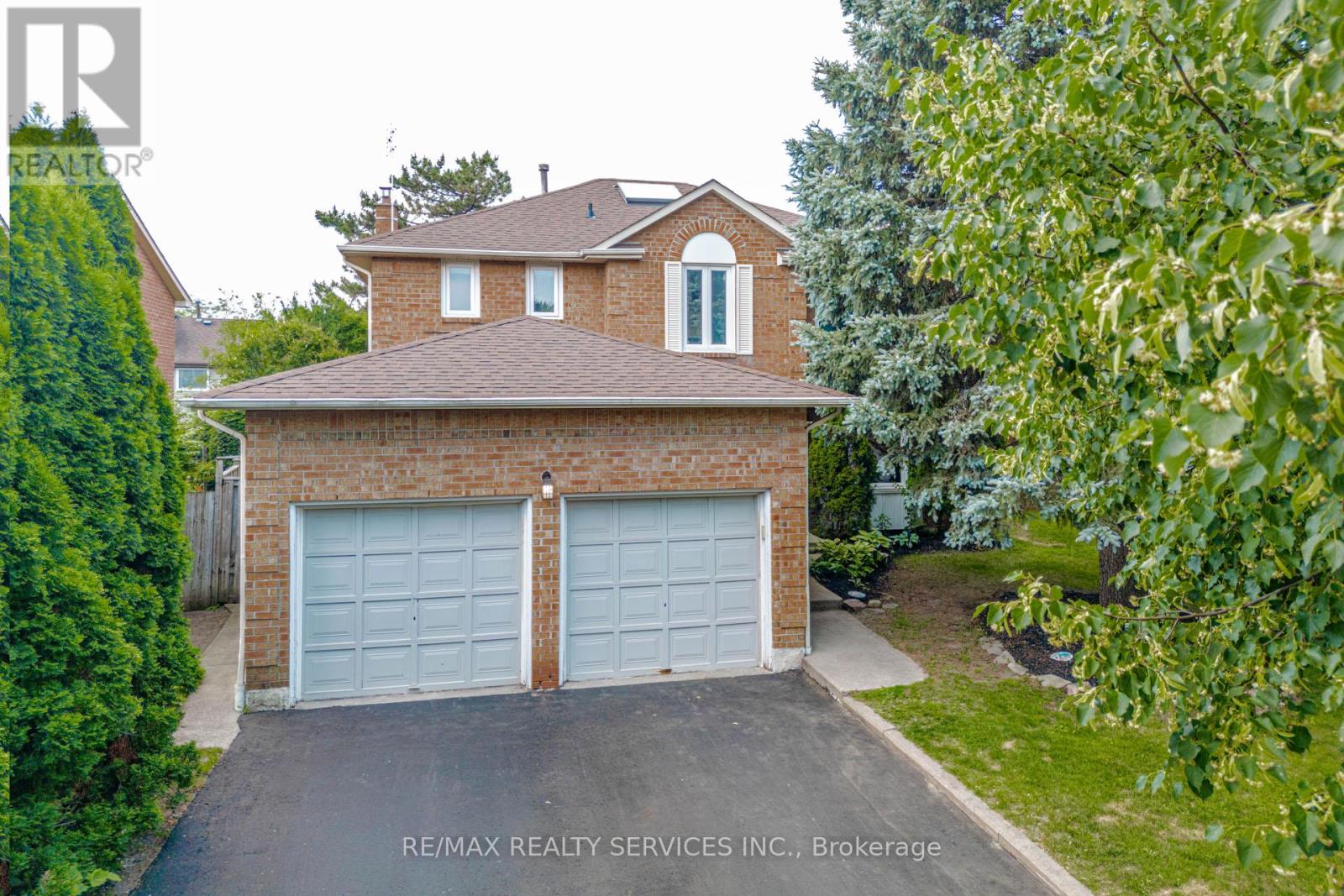 50 BARR CRESCENT - 1