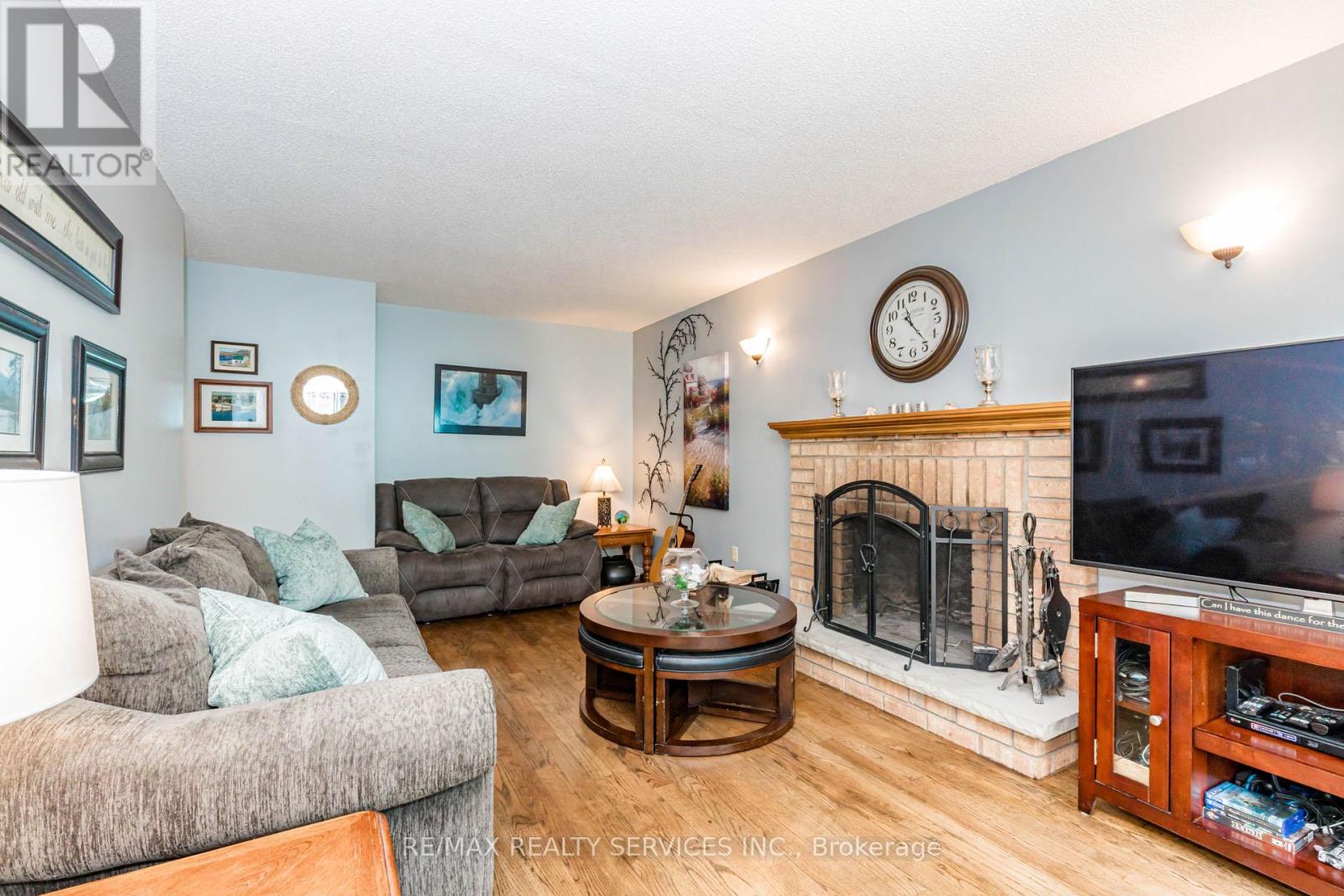 50 BARR CRESCENT - 16