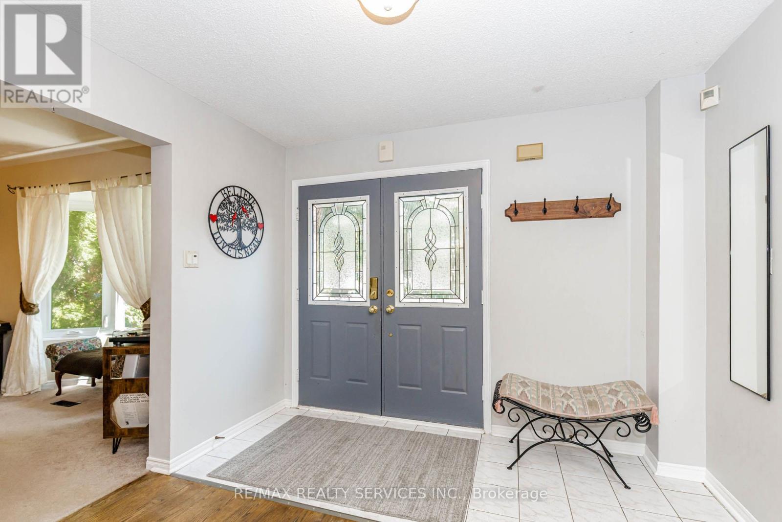 50 BARR CRESCENT - 3