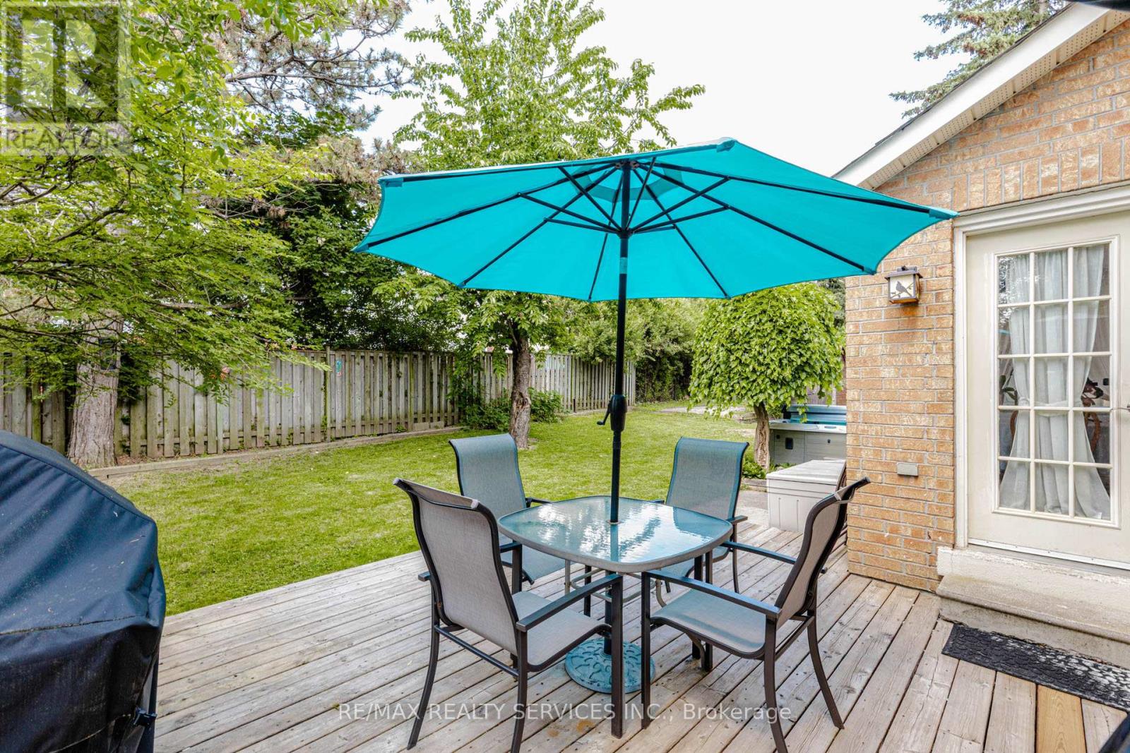 50 BARR CRESCENT - 30