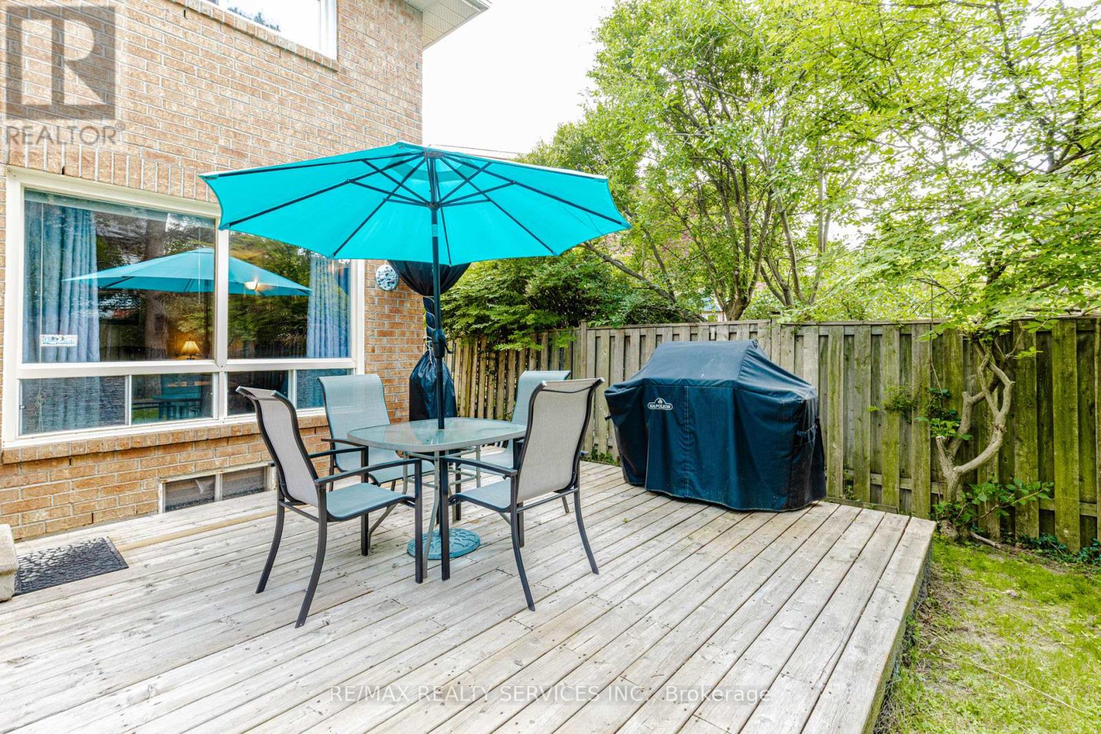 50 BARR CRESCENT - 31
