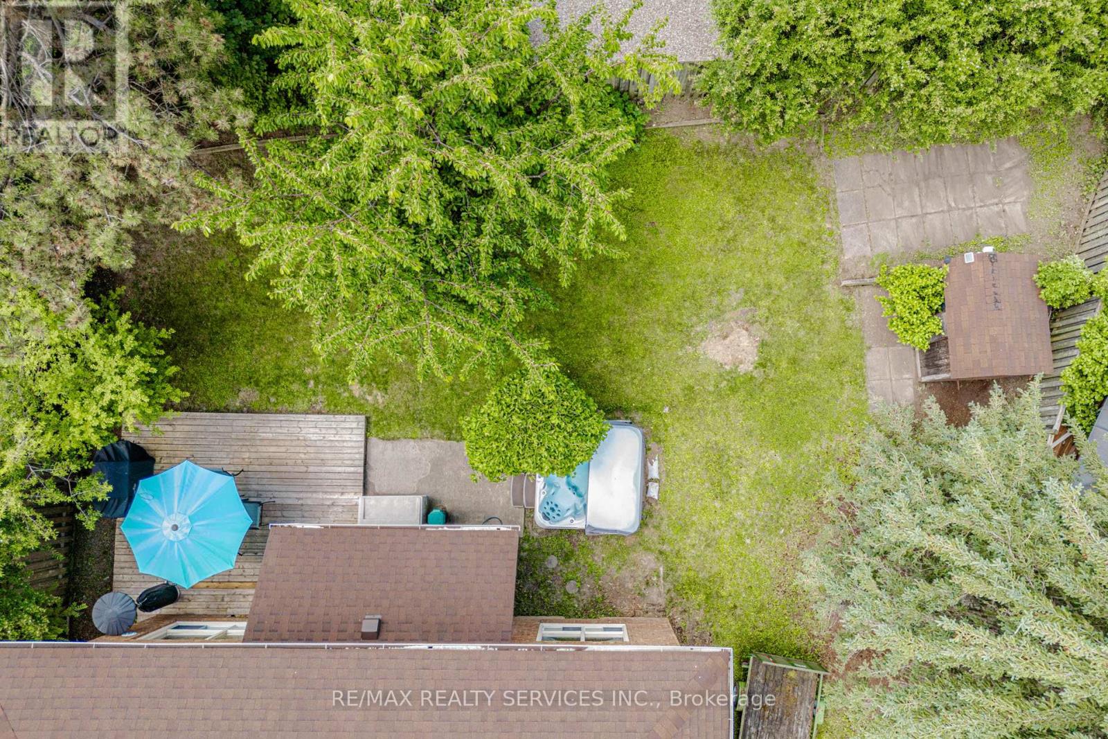 50 BARR CRESCENT - 40