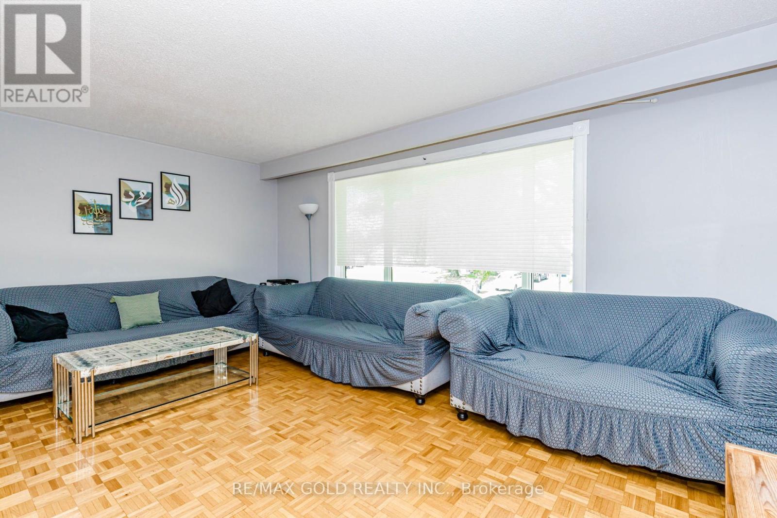 31 GONDOLA CRESCENT - 13