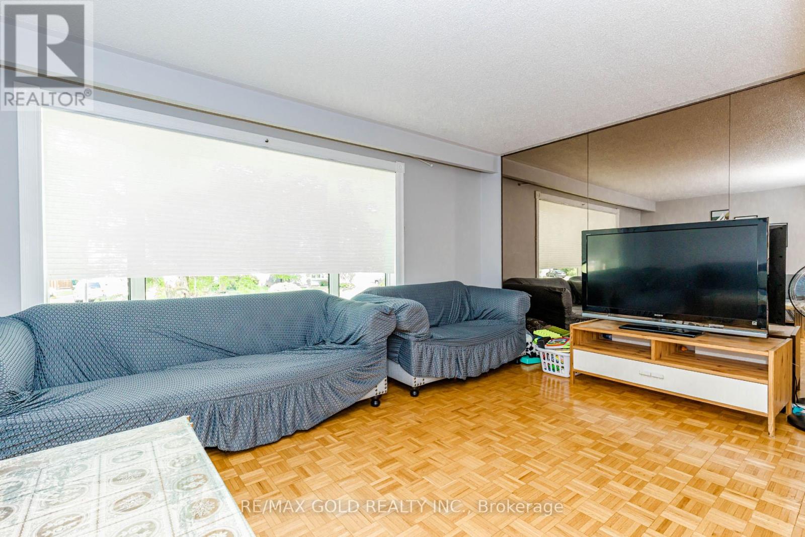 31 GONDOLA CRESCENT - 16