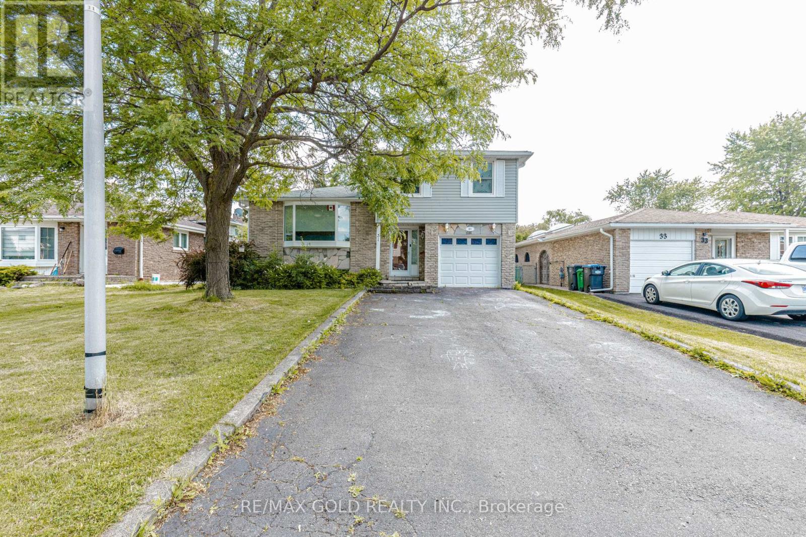 31 GONDOLA CRESCENT - 2
