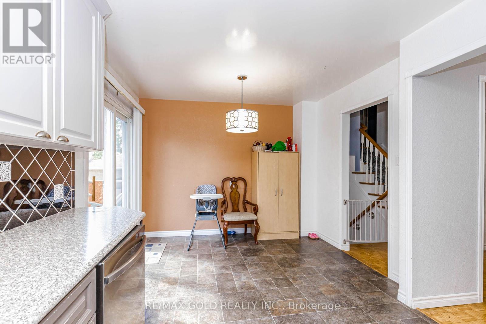 31 GONDOLA CRESCENT - 21