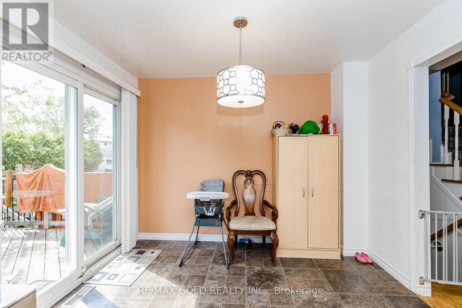 31 GONDOLA CRESCENT - 22