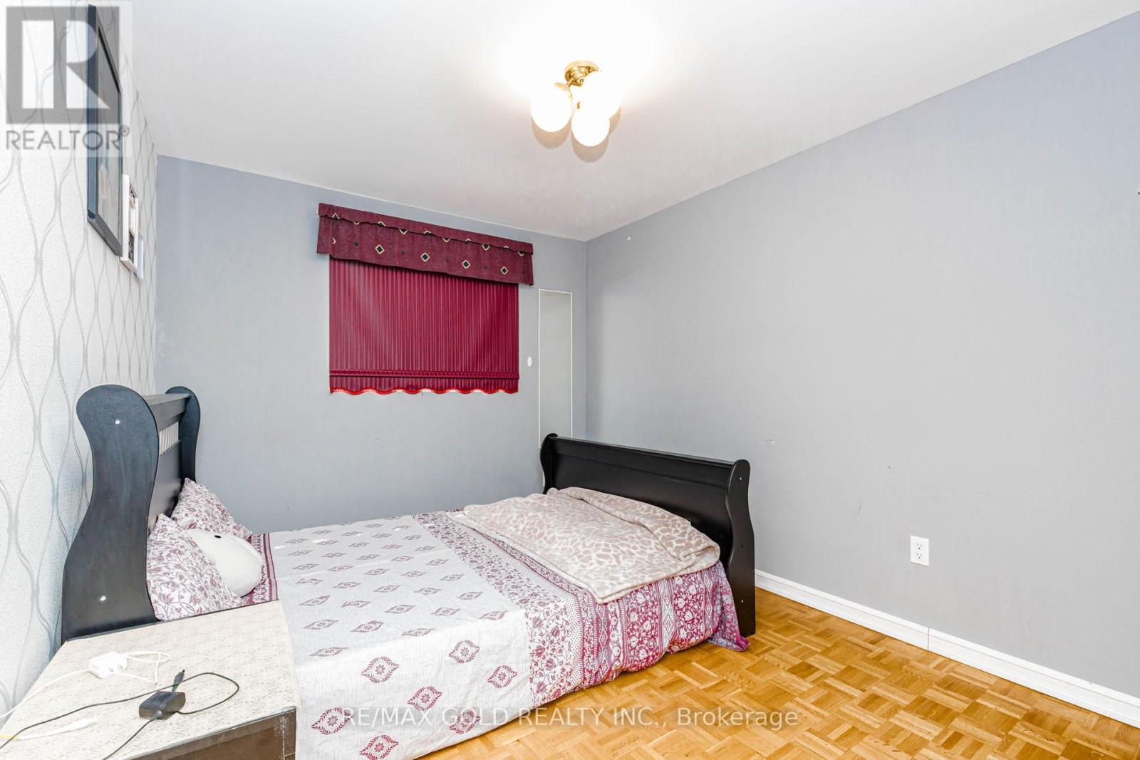 31 GONDOLA CRESCENT - 30