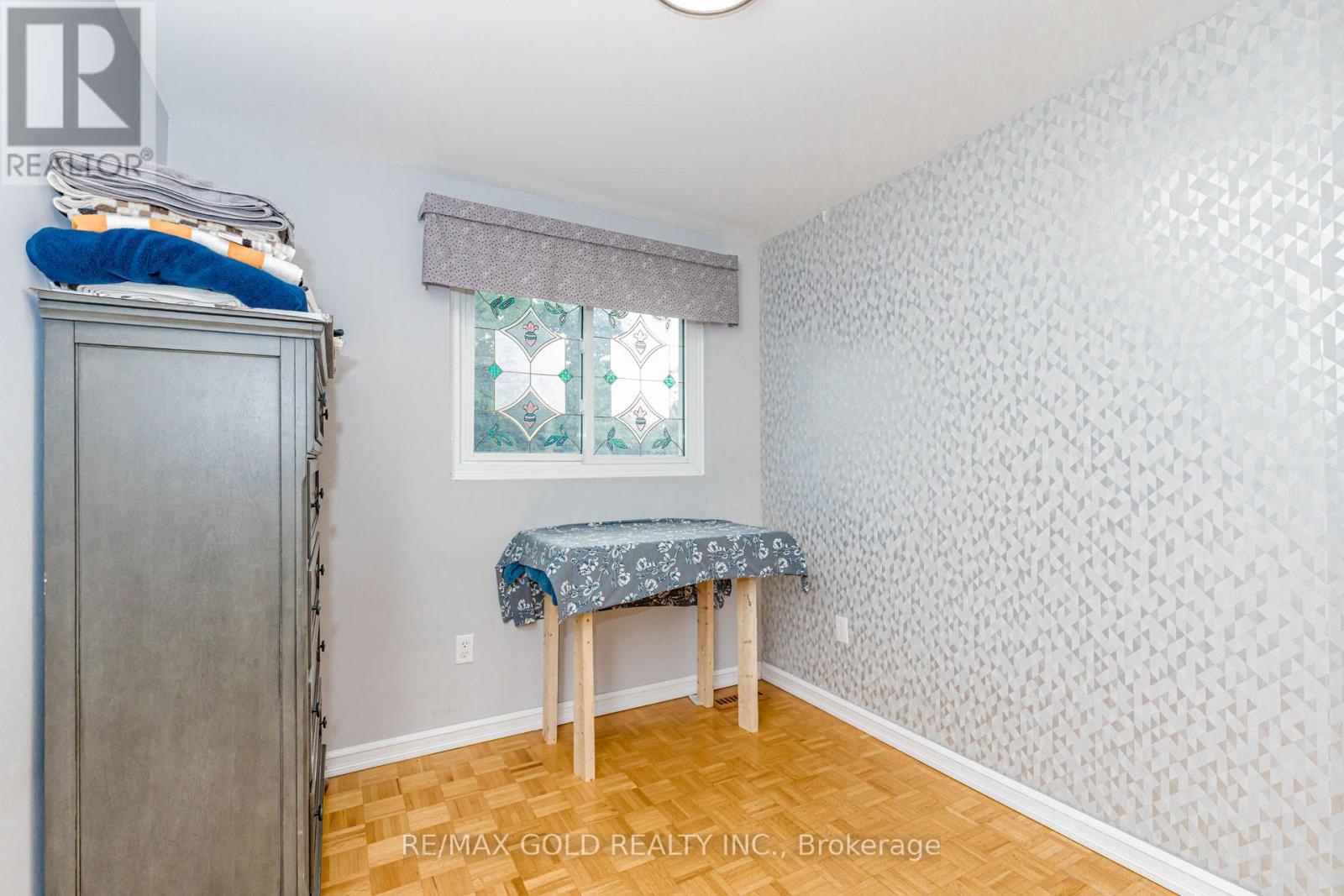 31 GONDOLA CRESCENT - 35