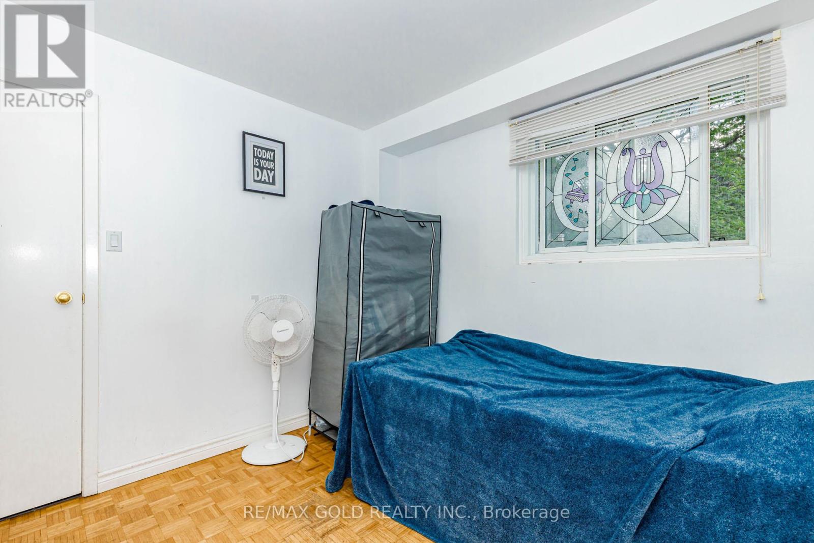 31 GONDOLA CRESCENT - 37