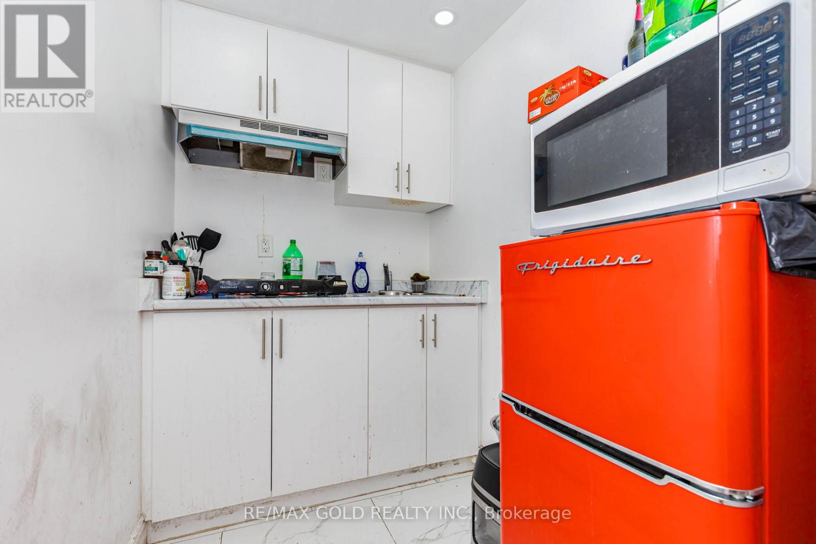 31 GONDOLA CRESCENT - 38