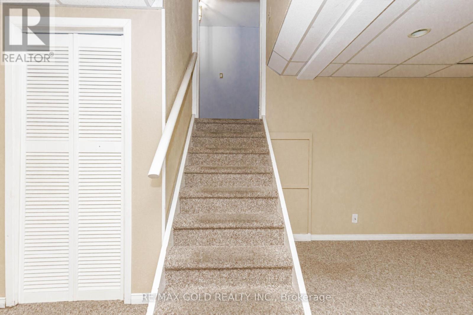 31 GONDOLA CRESCENT - 40