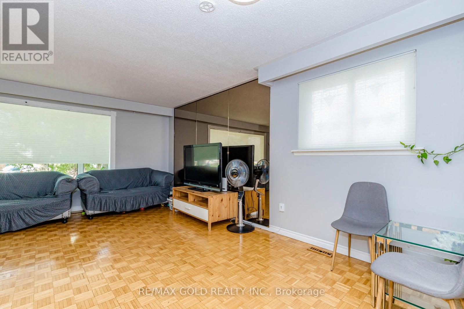 31 GONDOLA CRESCENT - 9