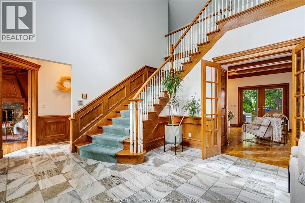 323 TALBOT STREET South - 11