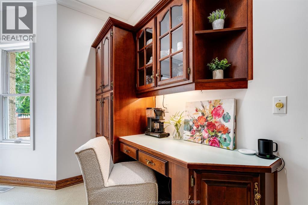 323 TALBOT STREET South - 30
