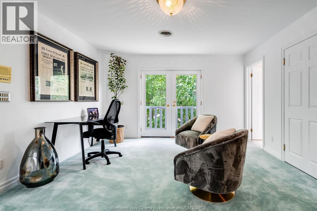 323 TALBOT STREET South - 33