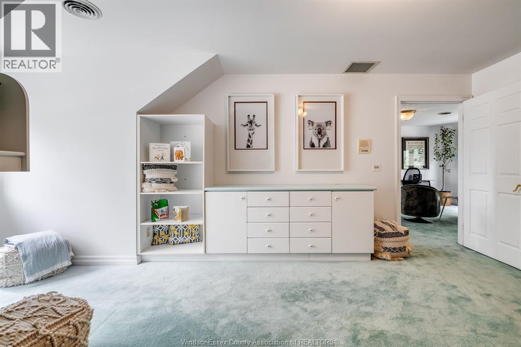 323 TALBOT STREET South - 36