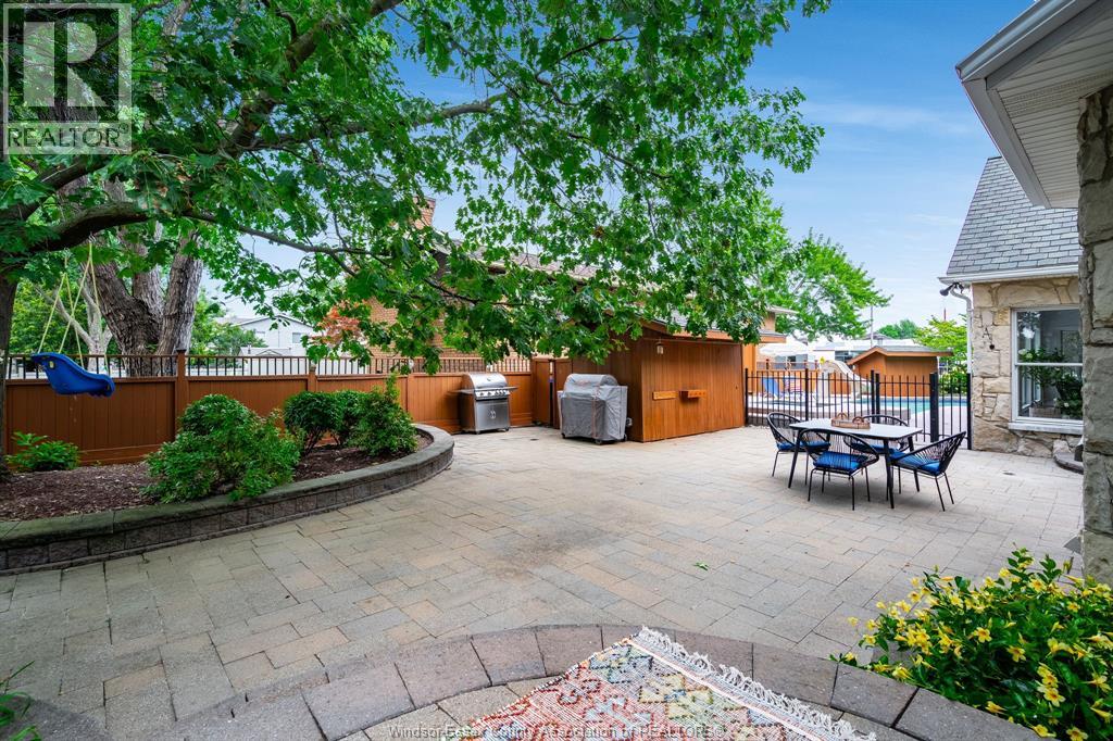 323 TALBOT STREET South - 46