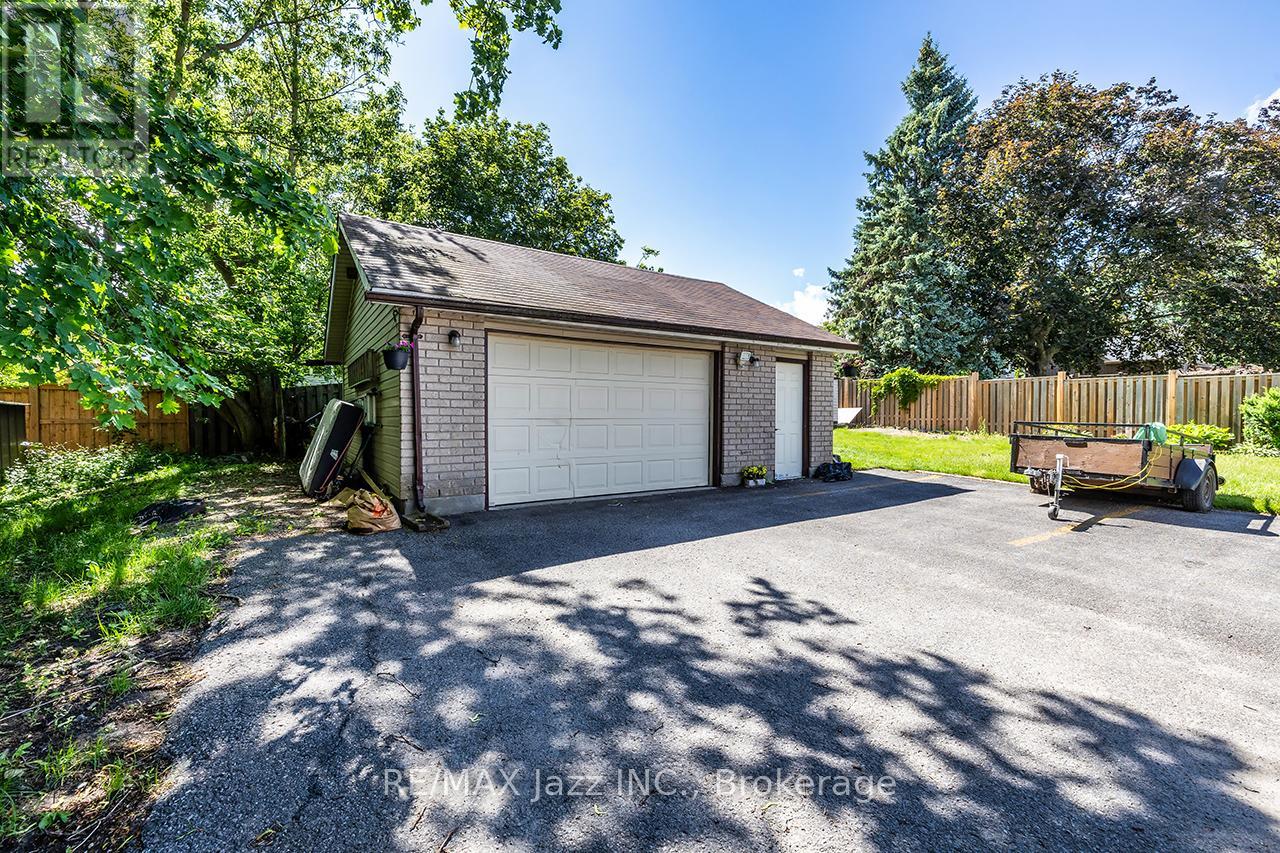 27 WAVERLEY ROAD - 10