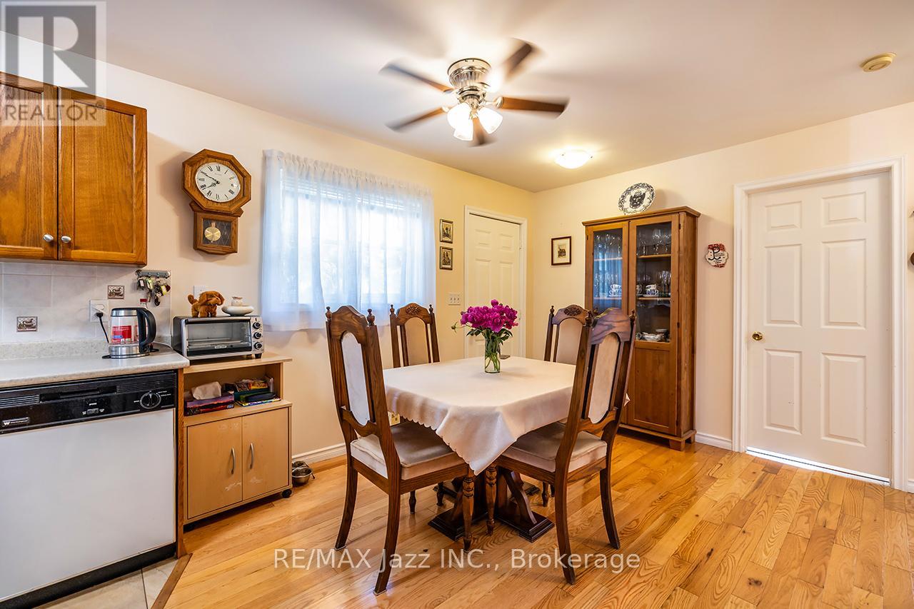 27 WAVERLEY ROAD - 16