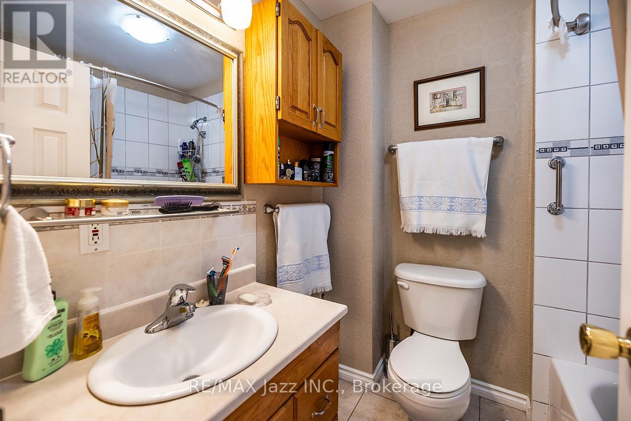 27 WAVERLEY ROAD - 22