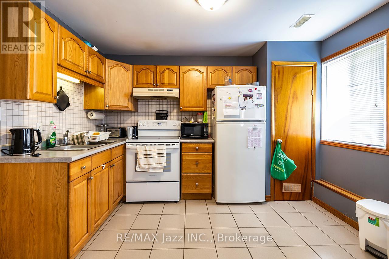 27 WAVERLEY ROAD - 25